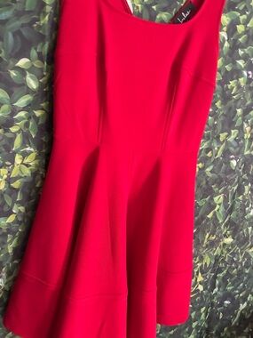Lulus Red